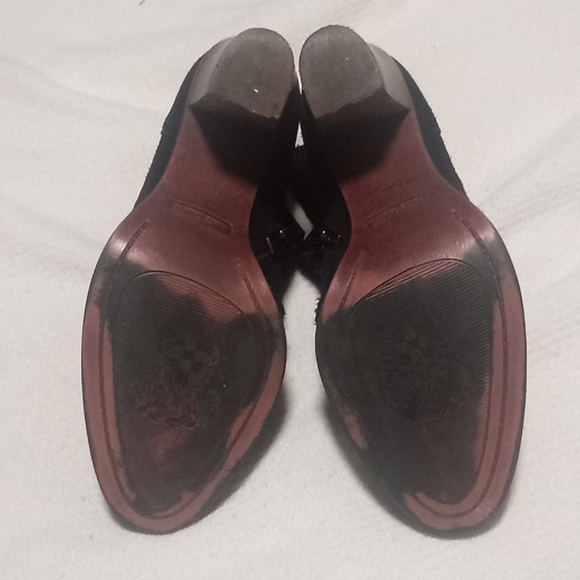 Vince Camuto suede booties - Picture 4 of 6